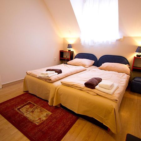 שיופוק Piknik Wellness Hotel מראה חיצוני תמונה
